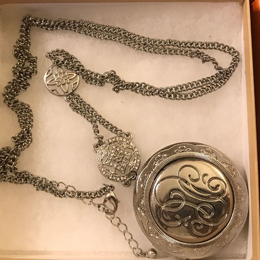 Silver Locket - Picture 4 of 6